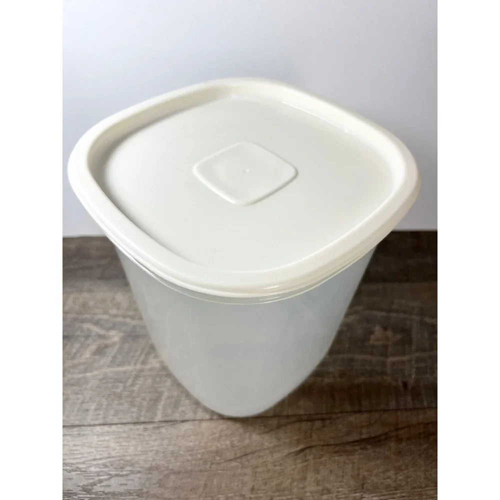 Vintage Rubbermaid #6 Servin Saver Square Storage Canister white Lid 3qt 12 cups
